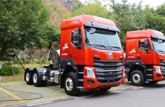 동풍 정롱 40 톤 6*4 내보자 덤프트럭 375HP CH4250LNG