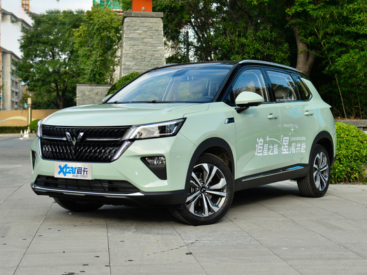 CVT 1.5T 108 kw와 SAIC-GM-우링 휘발유 계약 SUV 자동차