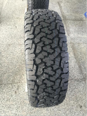 도로 타이어에서 떨어져 있는 천연 고무 부품 시장 자동차 부속품 광선 RA1100 4x4