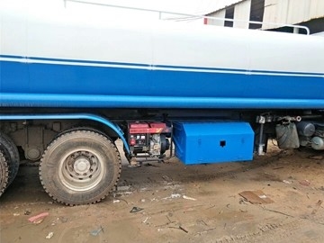 10 세제곱 미터 디이젤 유 이용된 물 탱크차 173HP 3유로