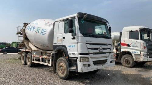 14m3 시노트루크 콘크리트 혼합기는 과적 트럭 4유로를 사용했습니다 340HP