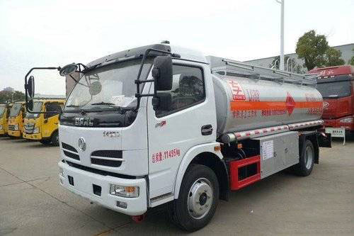 듀오리카 D6 사용된 과중한 업무는 140HP 5유로 연료 탱크차를 교환합니다